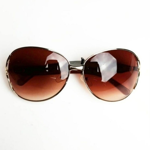 Accessories - Brown Round Gold Trim Sunglasses UVA  UVB Protection